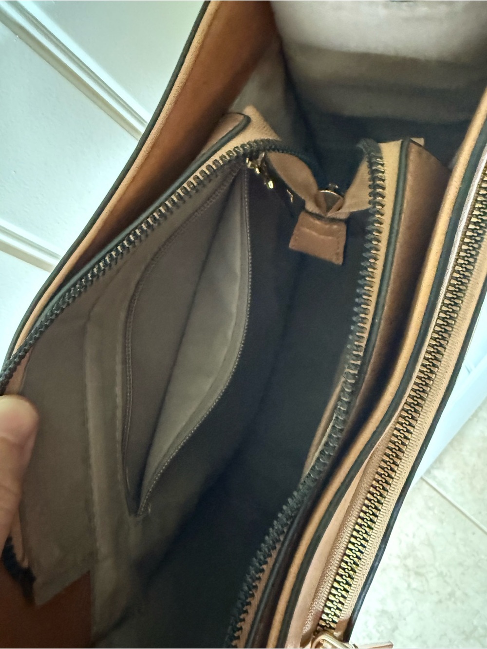 Telena brand Tan/Brown Leather Crossbody Bag - Picture 4 of 11